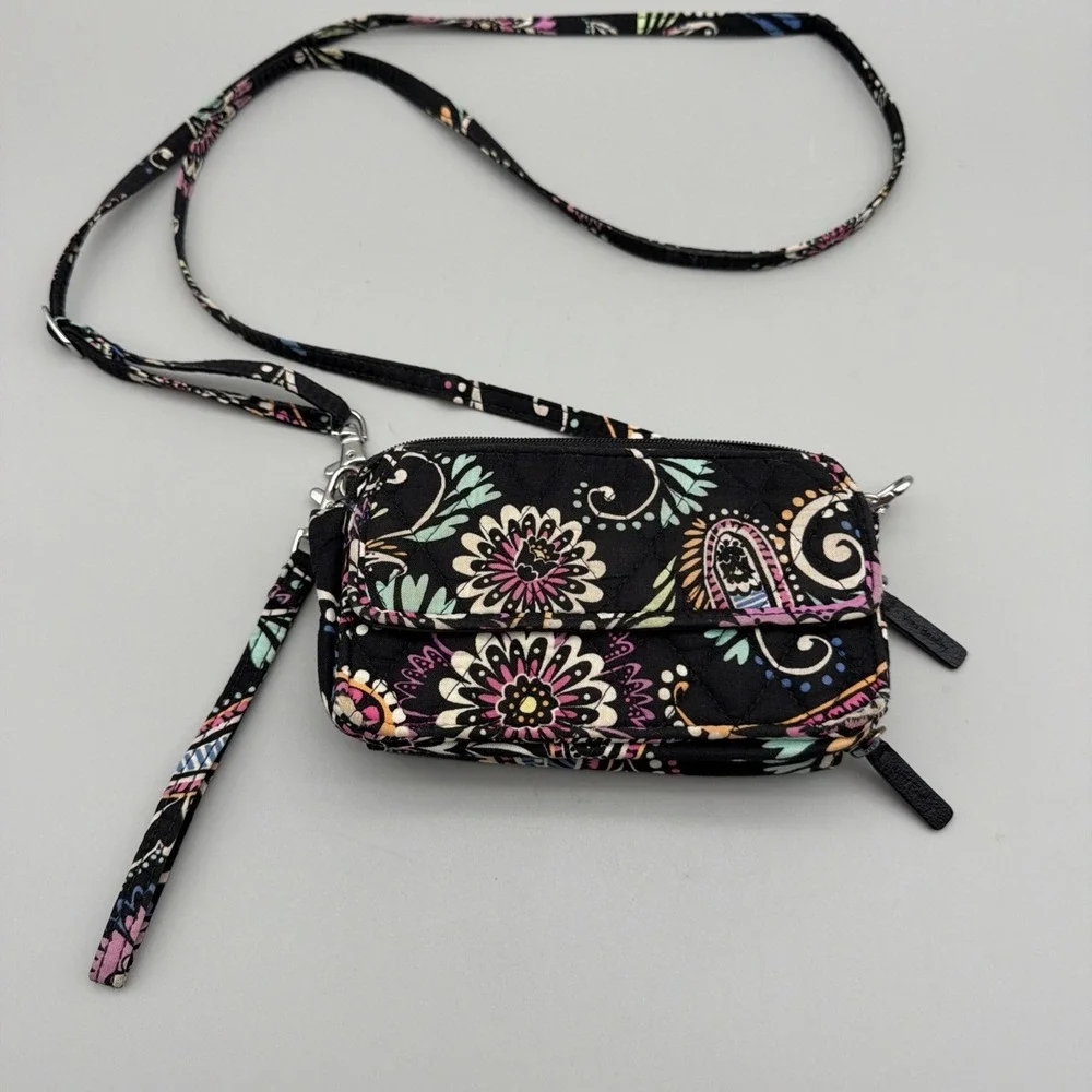 Vera Bradley Wristlet/Wallet Paisley Floral Smartphone Compartment Pre-loved